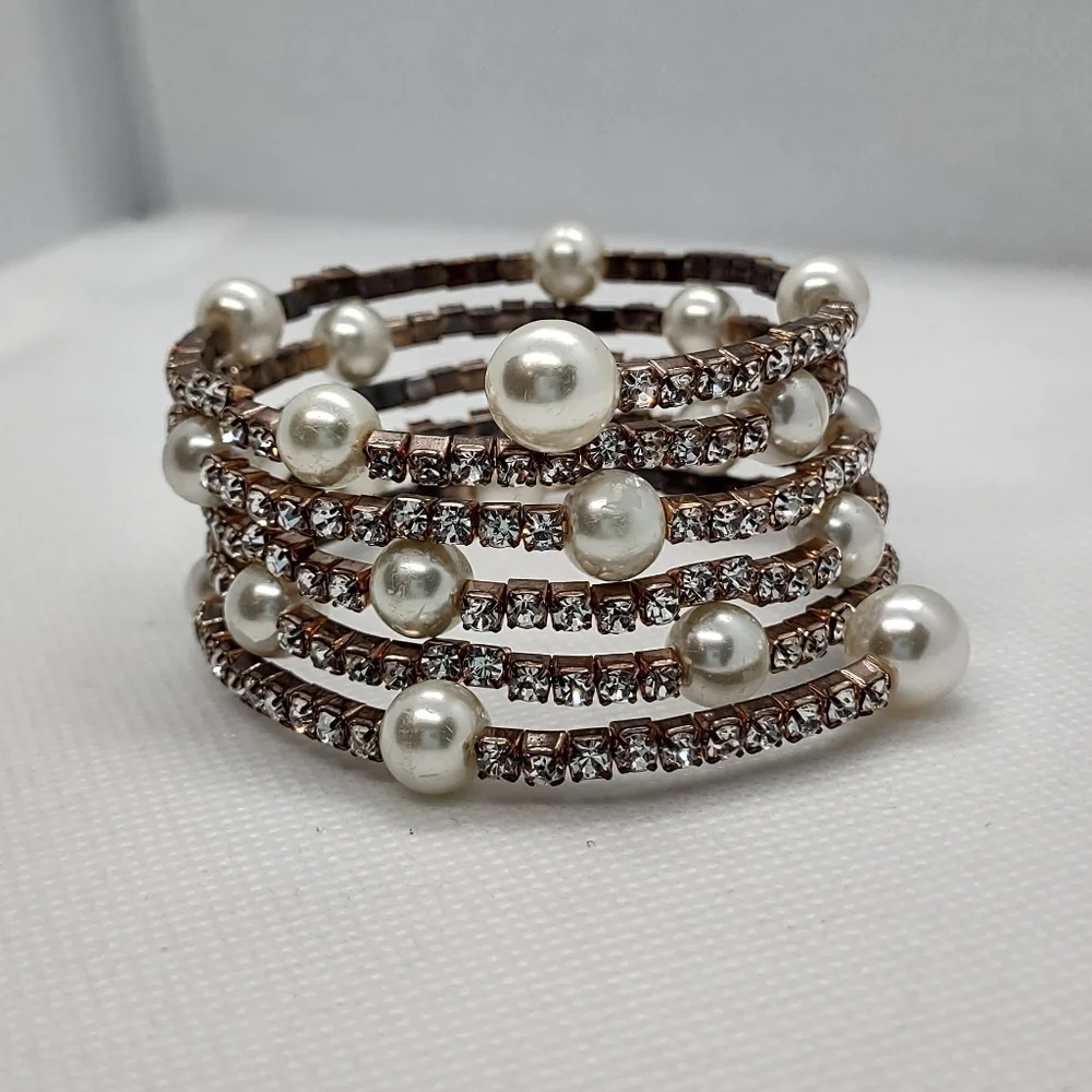 Wraparound‎ Pearl & Crystal Bracelet